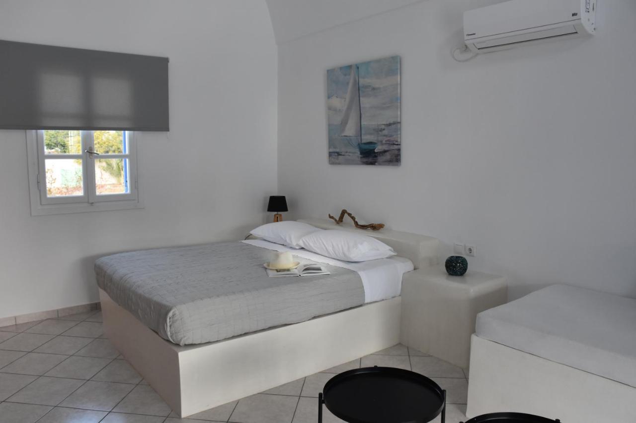 Spacious Veranda, House For 3, In The Village. Kamari  Exterior photo